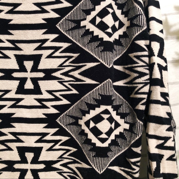 Forever 21 Aztec Print Sweater - Picture 3 of 7